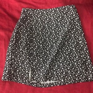 CUTE floral b/w skirt